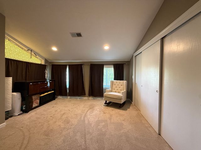 136 Algonquin Trl 136, Ashland, MA 01721