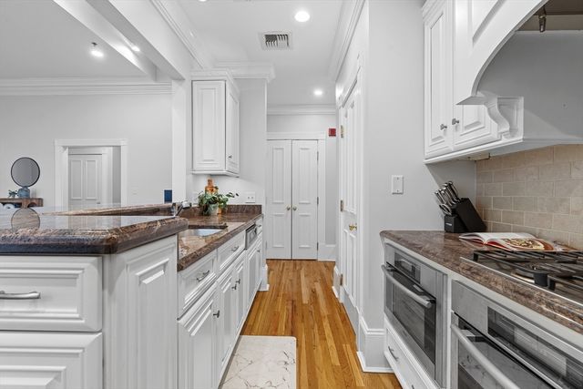 41-43 Phillips St 8, Boston, MA 02114