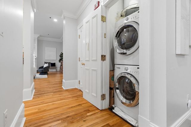 41-43 Phillips St 8, Boston, MA 02114