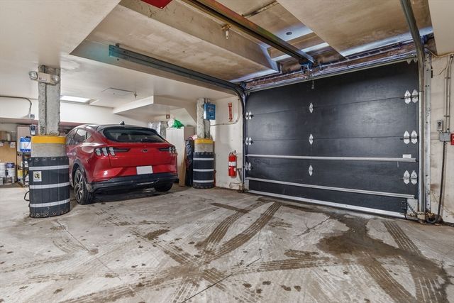 41-43 Phillips St 8, Boston, MA 02114