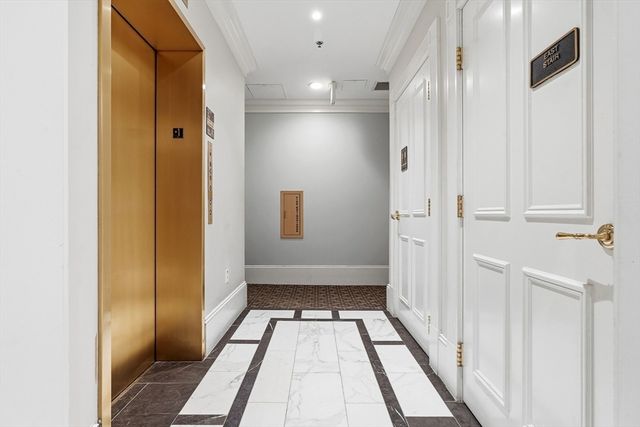 41-43 Phillips St 8, Boston, MA 02114