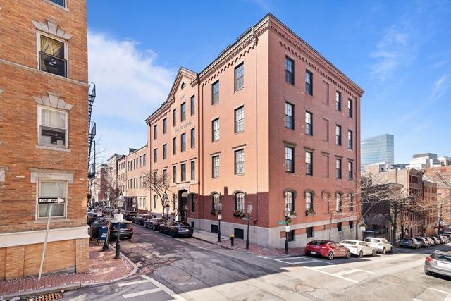 41-43 Phillips St 8, Boston, MA 02114