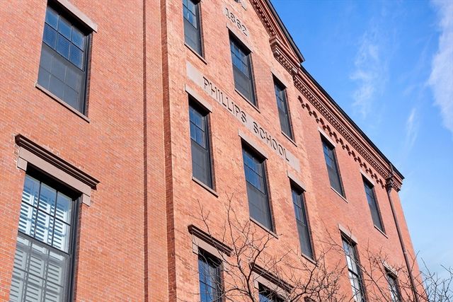 41-43 Phillips St 8, Boston, MA 02114
