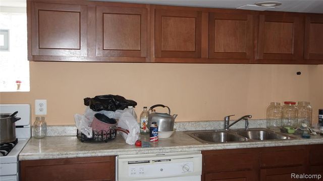 4041 Dodge Street, Detroit, MI 48211