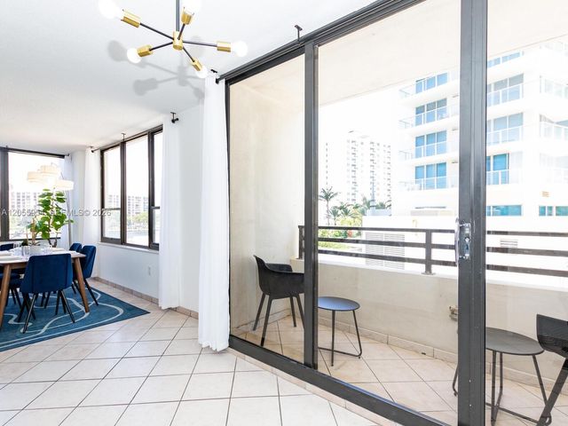 3505 S Ocean Drive 305, Hollywood, FL 33019