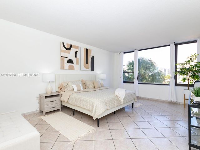 3505 S Ocean Drive 305, Hollywood, FL 33019