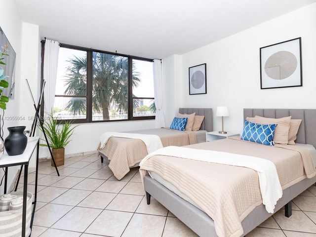 3505 S Ocean Drive 305, Hollywood, FL 33019