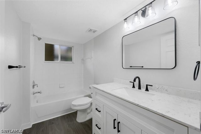 8298 Key Royal LN 415, Naples, FL 34119