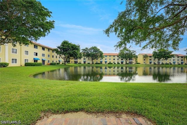 8298 Key Royal LN 415, Naples, FL 34119