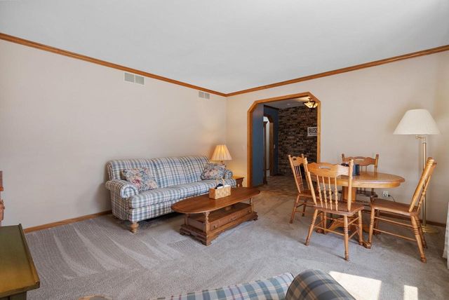 2878 Golden Circle, Stoughton, WI 53589