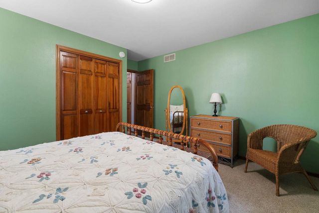 2878 Golden Circle, Stoughton, WI 53589