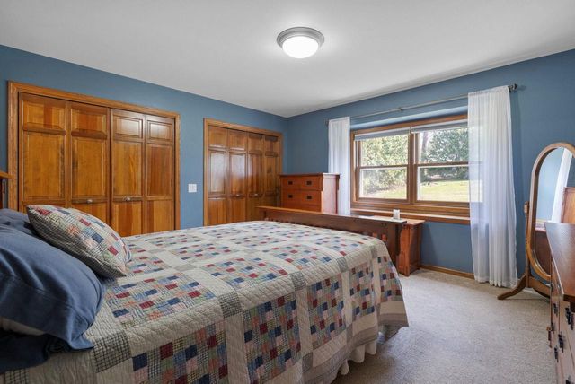 2878 Golden Circle, Stoughton, WI 53589