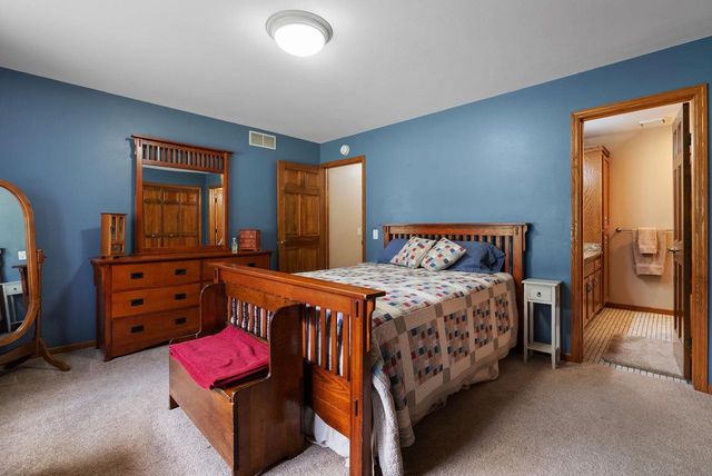 2878 Golden Circle, Stoughton, WI 53589