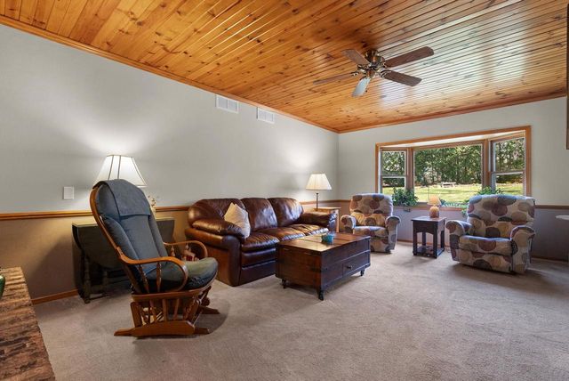 2878 Golden Circle, Stoughton, WI 53589