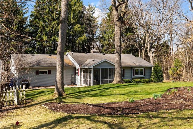 2878 Golden Circle, Stoughton, WI 53589