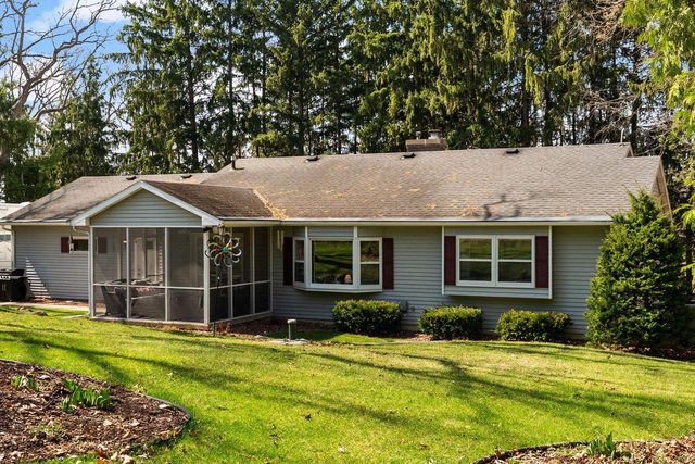 2878 Golden Circle, Stoughton, WI 53589