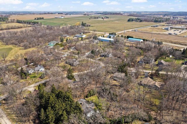 2878 Golden Circle, Stoughton, WI 53589