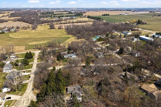 2878 Golden Circle, Stoughton, WI 53589