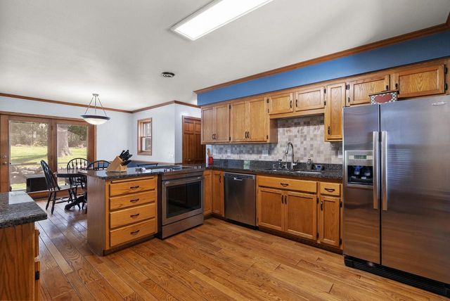 2878 Golden Circle, Stoughton, WI 53589