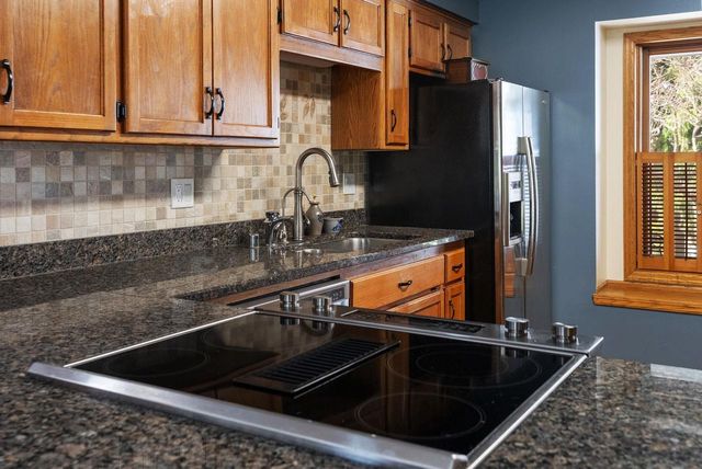 2878 Golden Circle, Stoughton, WI 53589