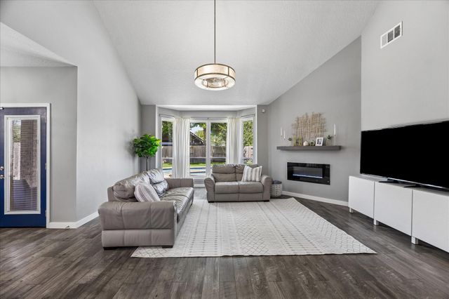 1418 Summer Forest Drive, Sugar Land, TX 77479