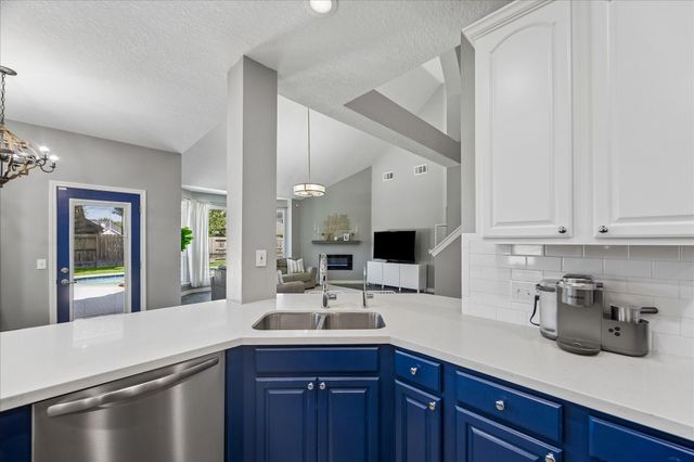 1418 Summer Forest Drive, Sugar Land, TX 77479