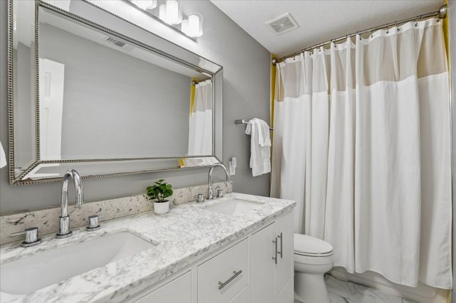 1418 Summer Forest Drive, Sugar Land, TX 77479