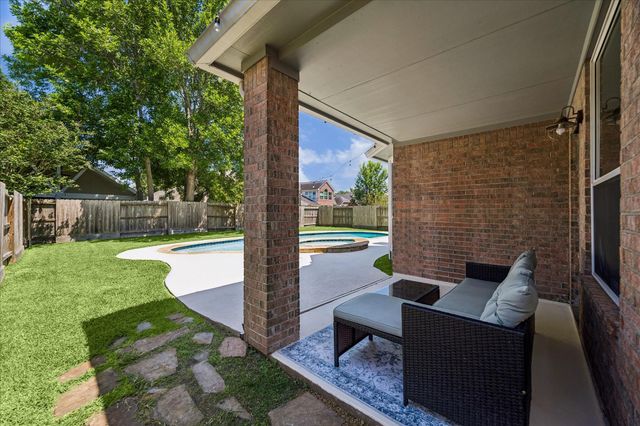 1418 Summer Forest Drive, Sugar Land, TX 77479