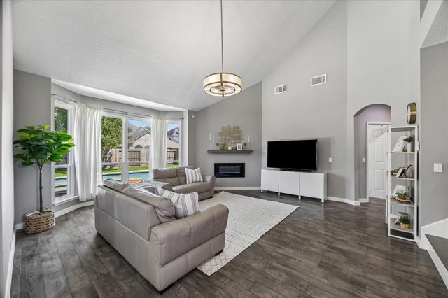 1418 Summer Forest Drive, Sugar Land, TX 77479