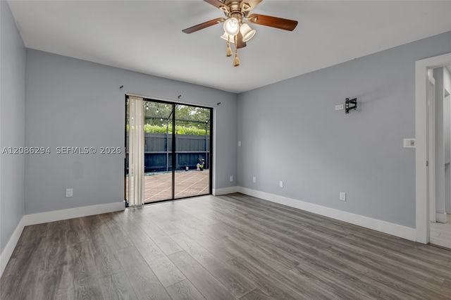 1050 Summit Trail Cir B, West Palm Beach, FL 33415