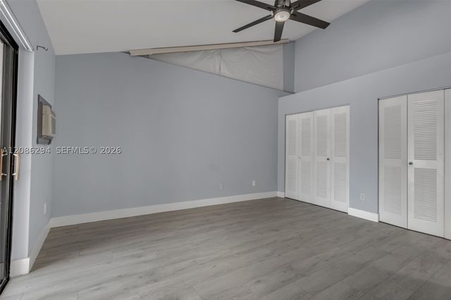 1050 Summit Trail Cir B, West Palm Beach, FL 33415