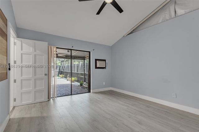 1050 Summit Trail Cir B, West Palm Beach, FL 33415