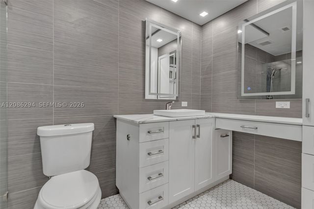 1050 Summit Trail Cir B, West Palm Beach, FL 33415