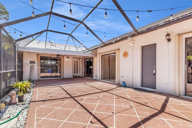 1050 Summit Trail Cir B, West Palm Beach, FL 33415