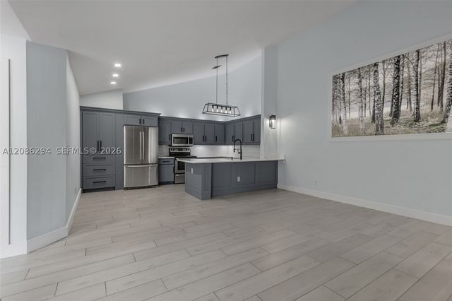 1050 Summit Trail Cir B, West Palm Beach, FL 33415