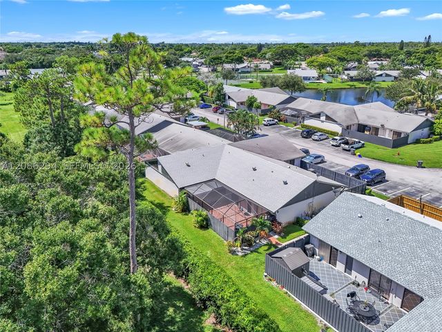 1050 Summit Trail Cir B, West Palm Beach, FL 33415
