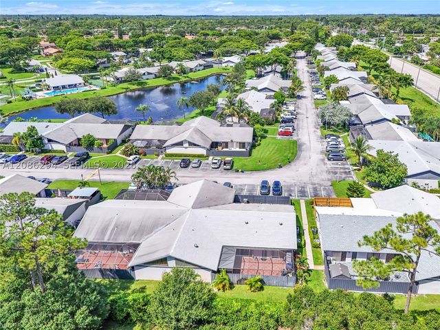 1050 Summit Trail Cir B, West Palm Beach, FL 33415