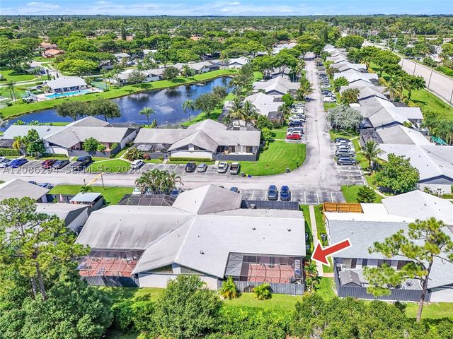 1050 Summit Trail Cir B, West Palm Beach, FL 33415