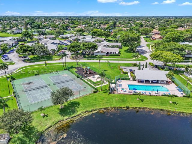 1050 Summit Trail Cir B, West Palm Beach, FL 33415