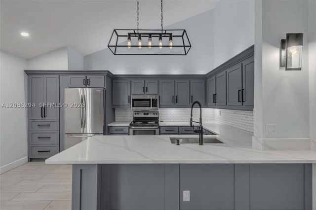 1050 Summit Trail Cir B, West Palm Beach, FL 33415