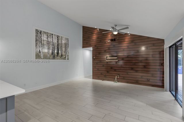 1050 Summit Trail Cir B, West Palm Beach, FL 33415