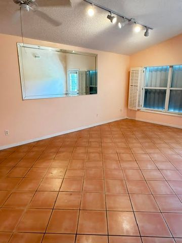 606 NW San Remo Circle, Port St. Lucie, Port St Lucie, FL 34986