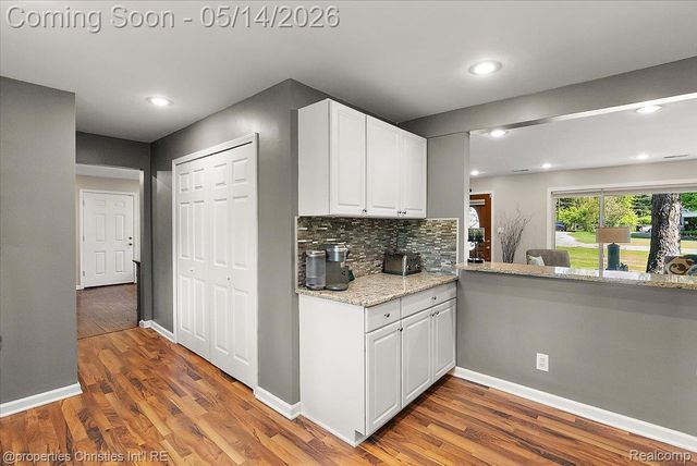 28631 Cumberland Drive, Farmington Hills, MI 48334