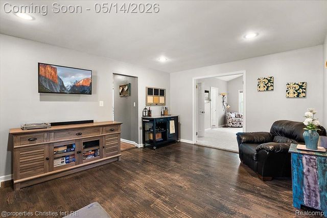 28631 Cumberland Drive, Farmington Hills, MI 48334