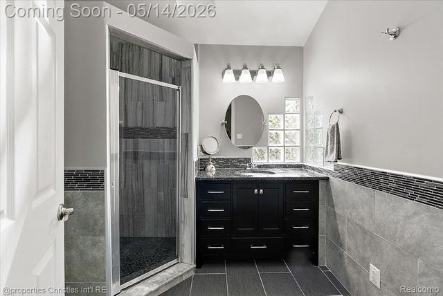 28631 Cumberland Drive, Farmington Hills, MI 48334