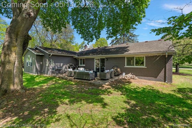 28631 Cumberland Drive, Farmington Hills, MI 48334
