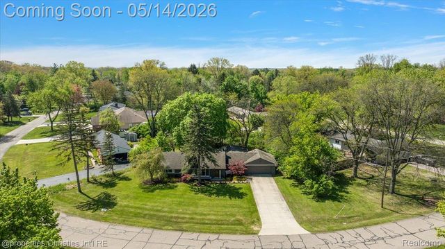 28631 Cumberland Drive, Farmington Hills, MI 48334