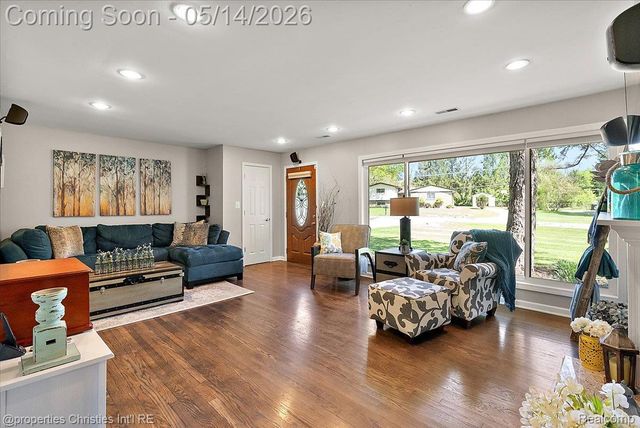 28631 Cumberland Drive, Farmington Hills, MI 48334