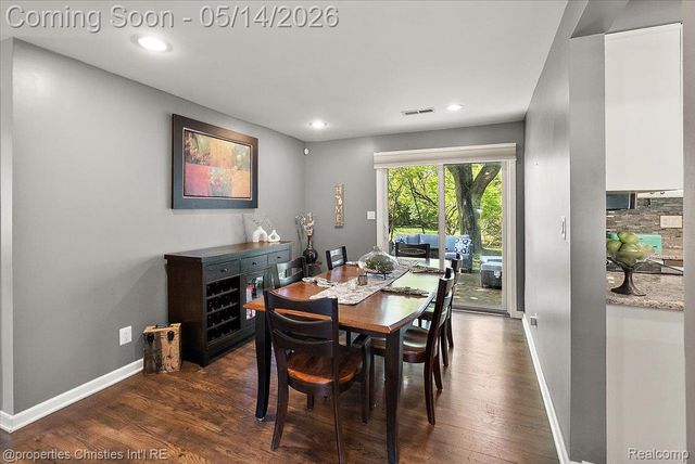 28631 Cumberland Drive, Farmington Hills, MI 48334