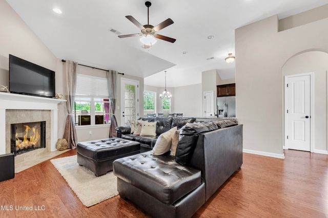 8728 Kenwood Lane, Olive Branch, MS 38654